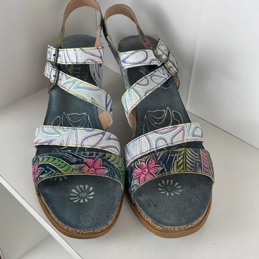 L’Artiste by Spring Step Bakiki Floral Embossed Leather Strappy Sandals 42